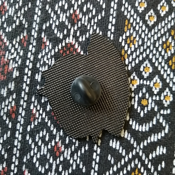 📍2/20$ Skeletor Enamel Pin NWOT - Picture 4 of 6